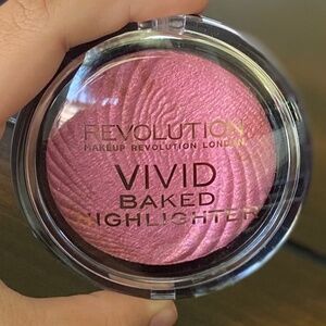 Revolution Rose Gold Lights Vivid Baked Highlighter 7.5g